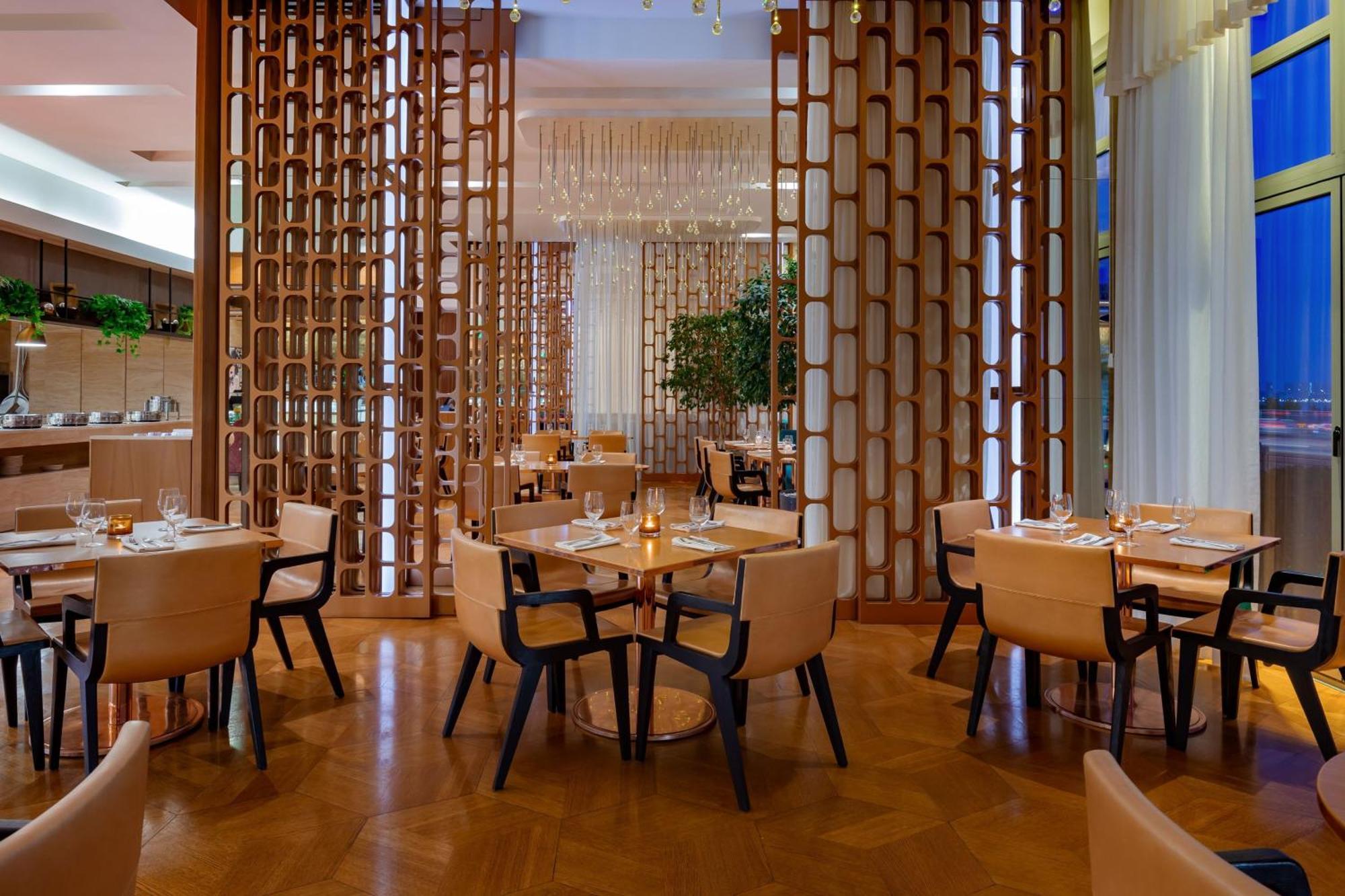 쉐라톤 바쿠 인투어리스트 호텔 외부 사진 The restaurant