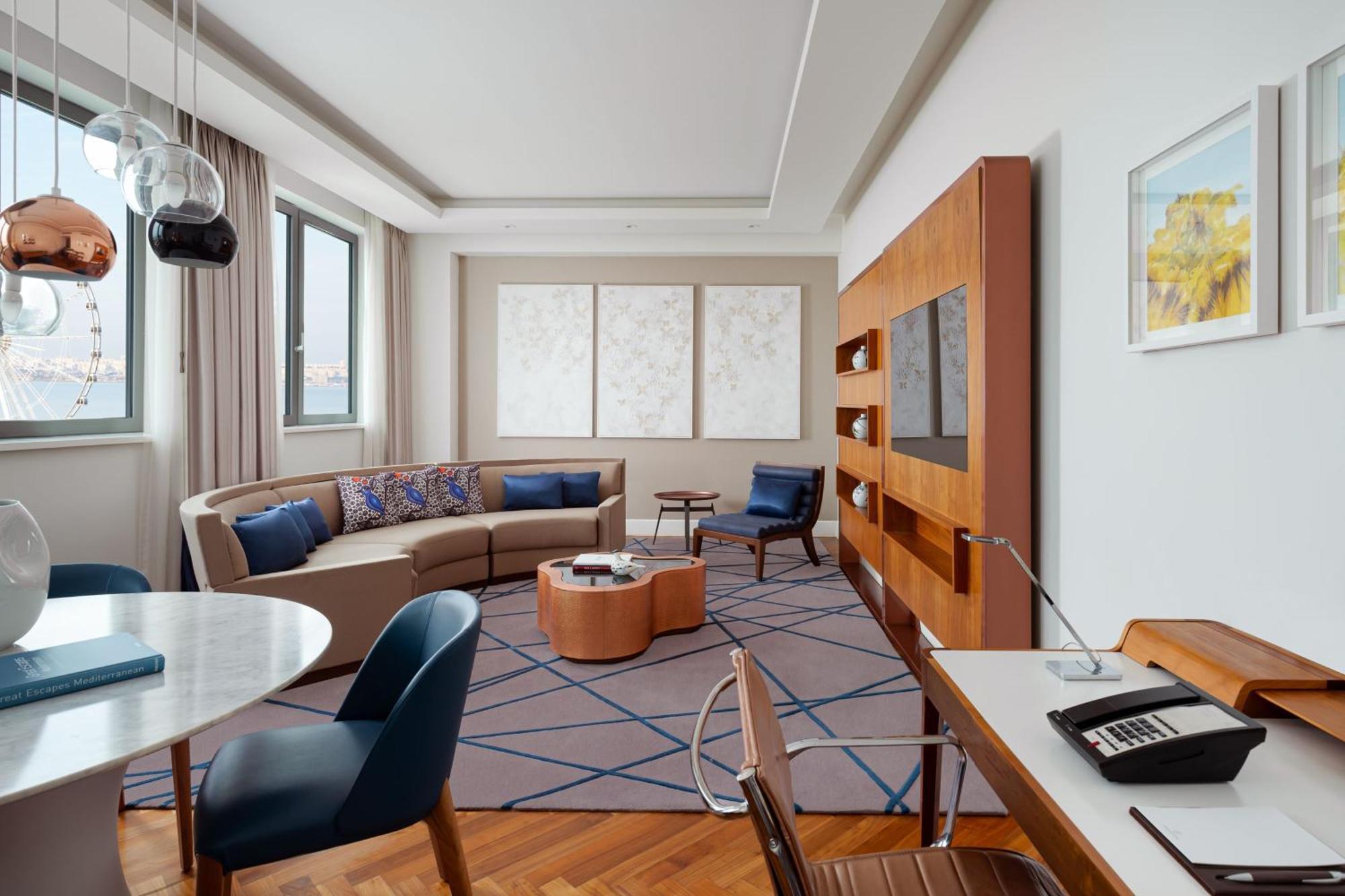 쉐라톤 바쿠 인투어리스트 호텔 외부 사진 A living room at the hotel