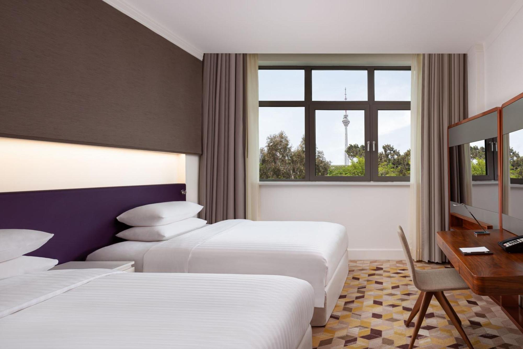 쉐라톤 바쿠 인투어리스트 호텔 외부 사진 A room at the hotel