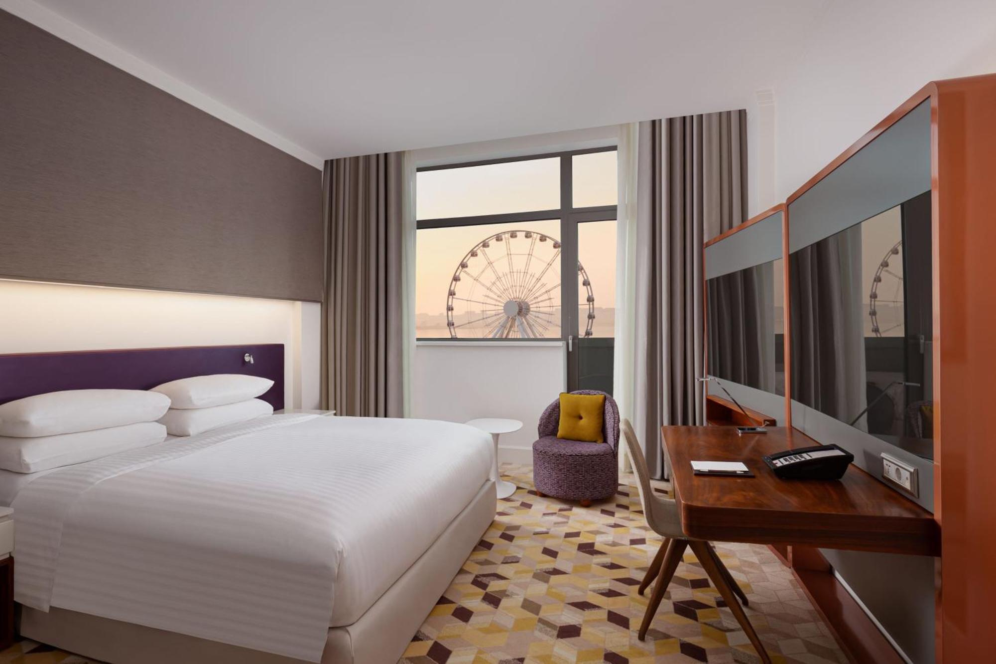 쉐라톤 바쿠 인투어리스트 호텔 외부 사진 A room at the hotel